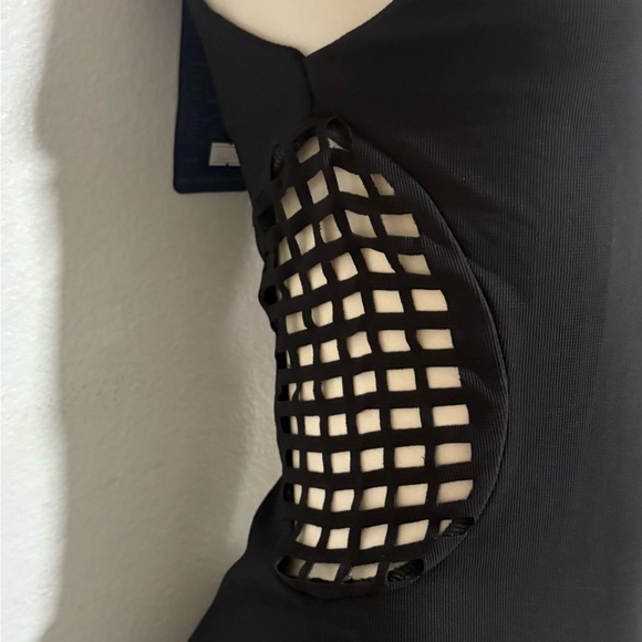 Chic Black Sleeveless Mini Dress - Picture 4 of 8